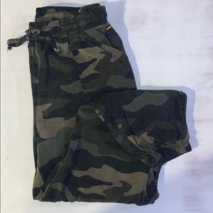 High-Waist Camo Jogger